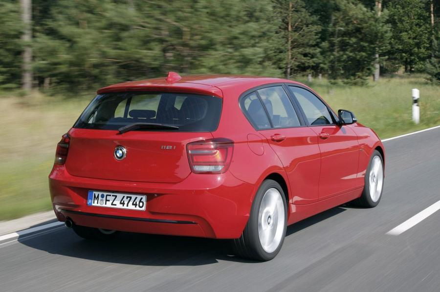  BMW 1-Series 5-Door 2012 года  (фото 2 из 57)